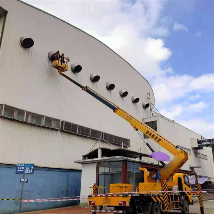 开平高空作业车出租服务：专业广告牌安装解决方案