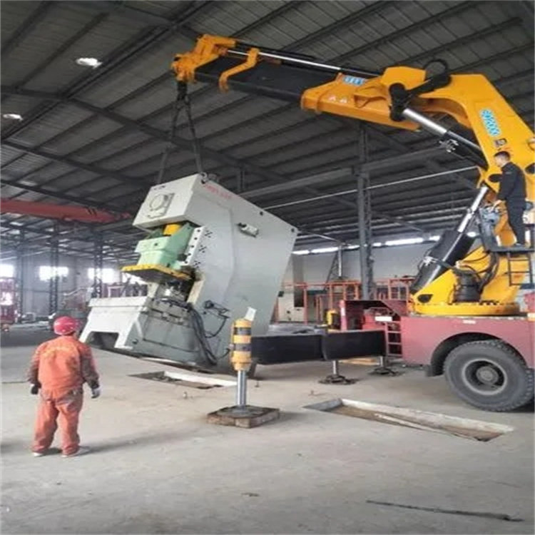 开平80吨折臂吊车出租附近电话